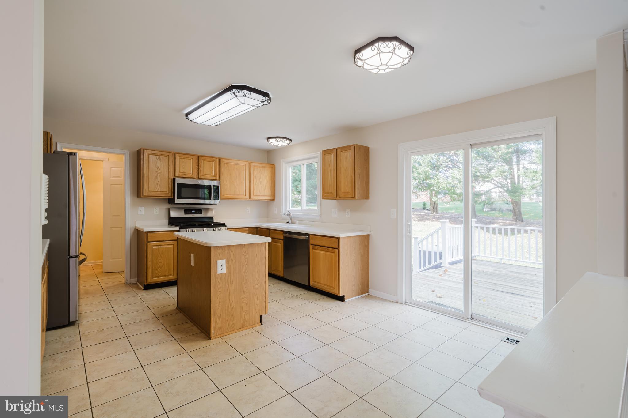 MIDDLE RUN CROSSIN - Residential