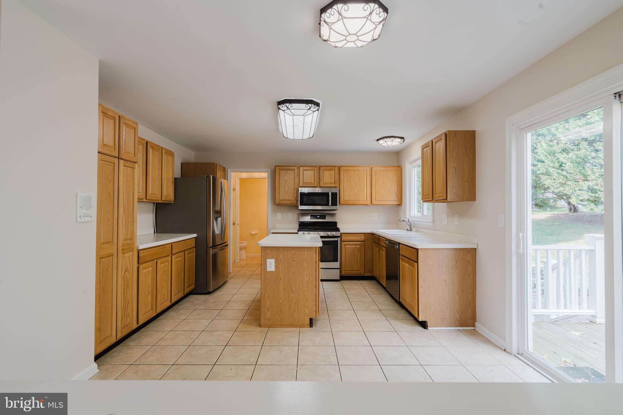 MIDDLE RUN CROSSIN - Residential