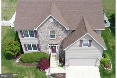 ESTATES AT SINGLETREE - Residential Lease