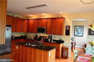 ESTATES AT SINGLETREE - Residential Lease