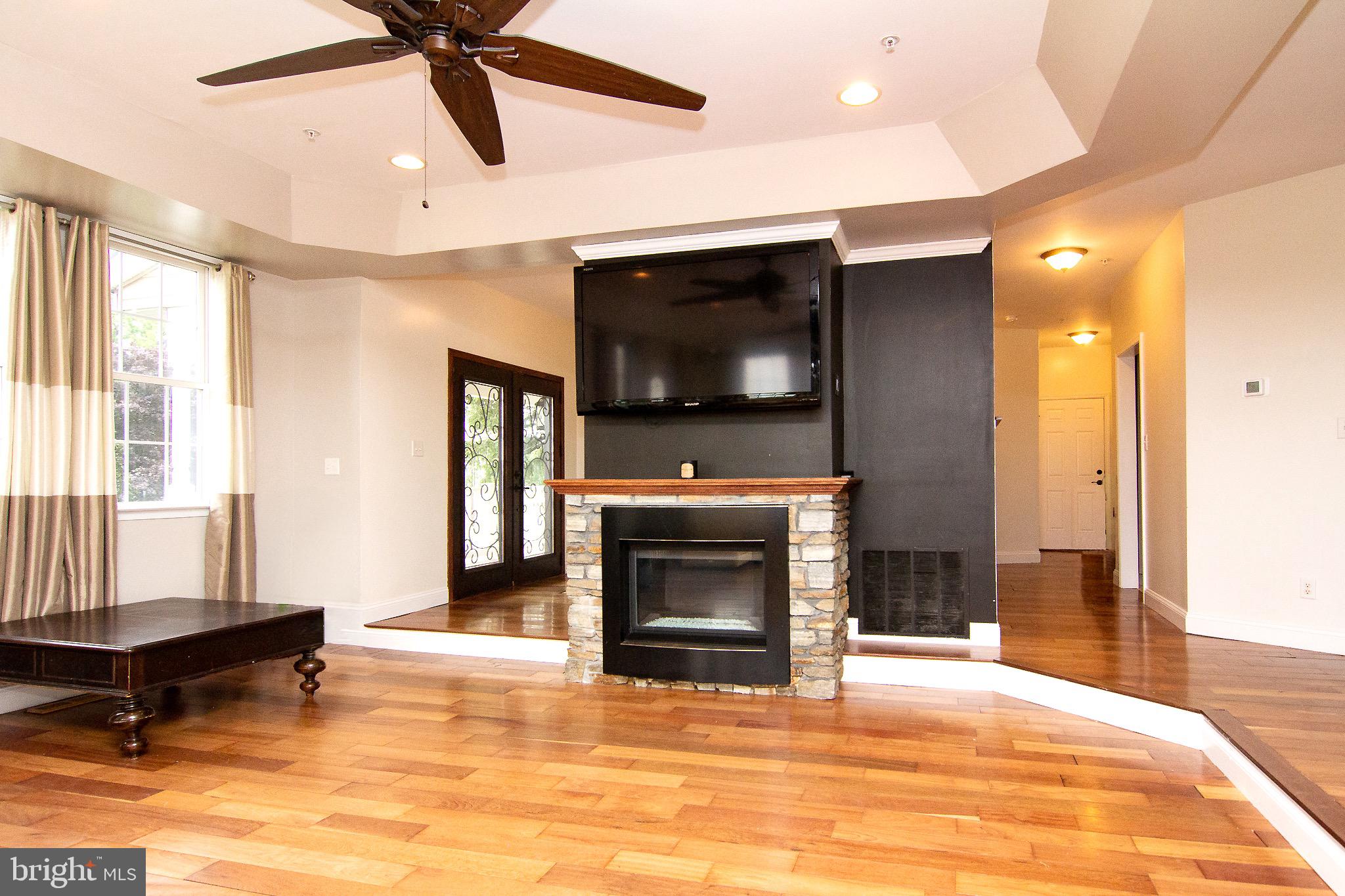 2803 HILLTOP DRIVE