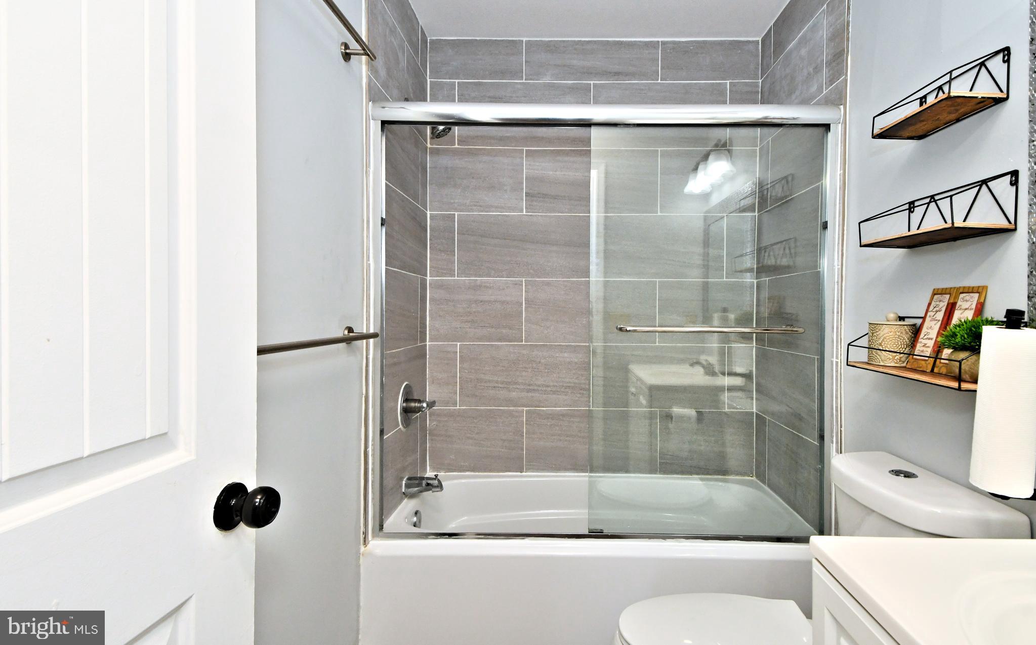 HAWTHORNE ESTATES - Residential