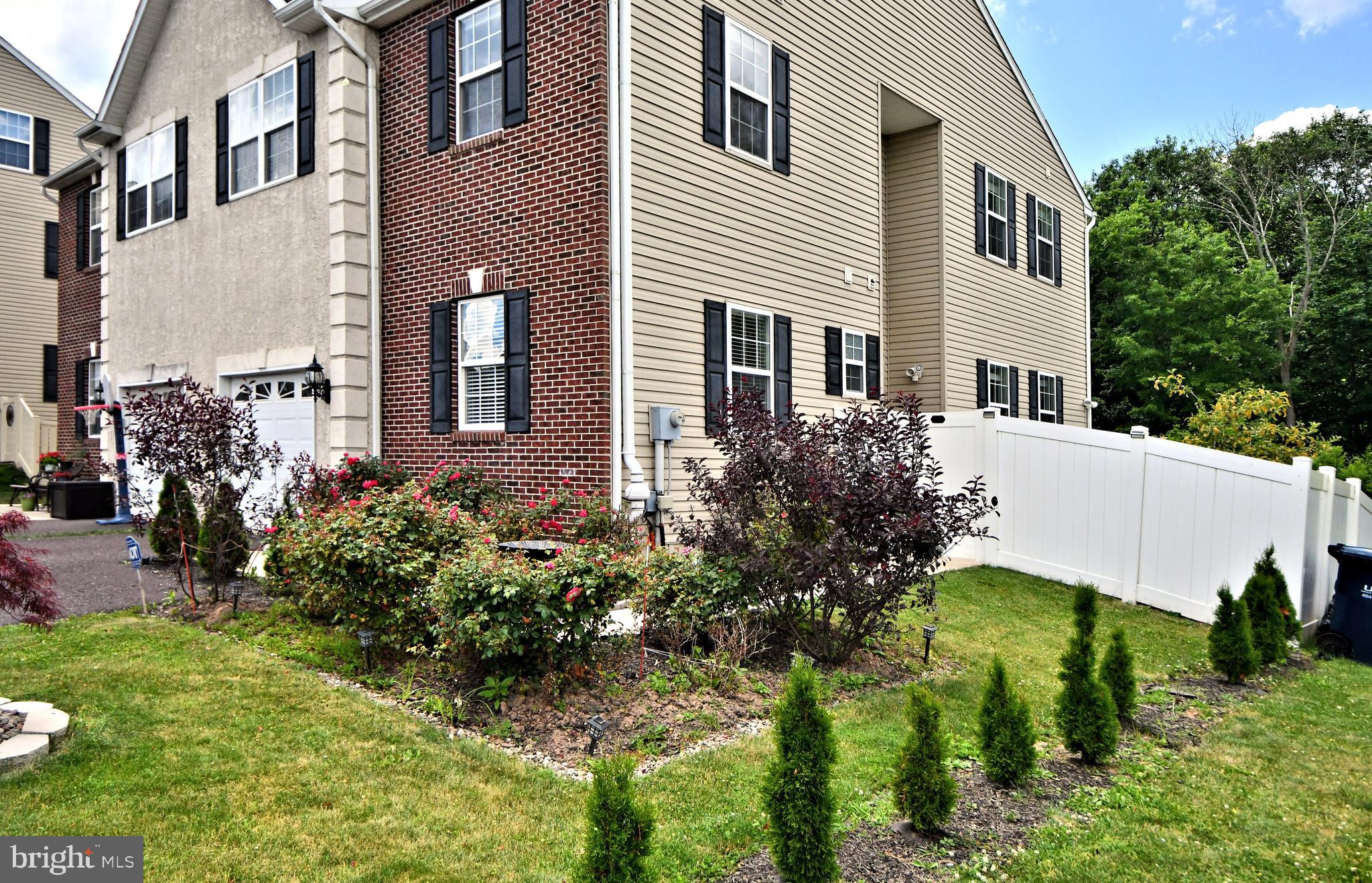 HAWTHORNE ESTATES - Residential