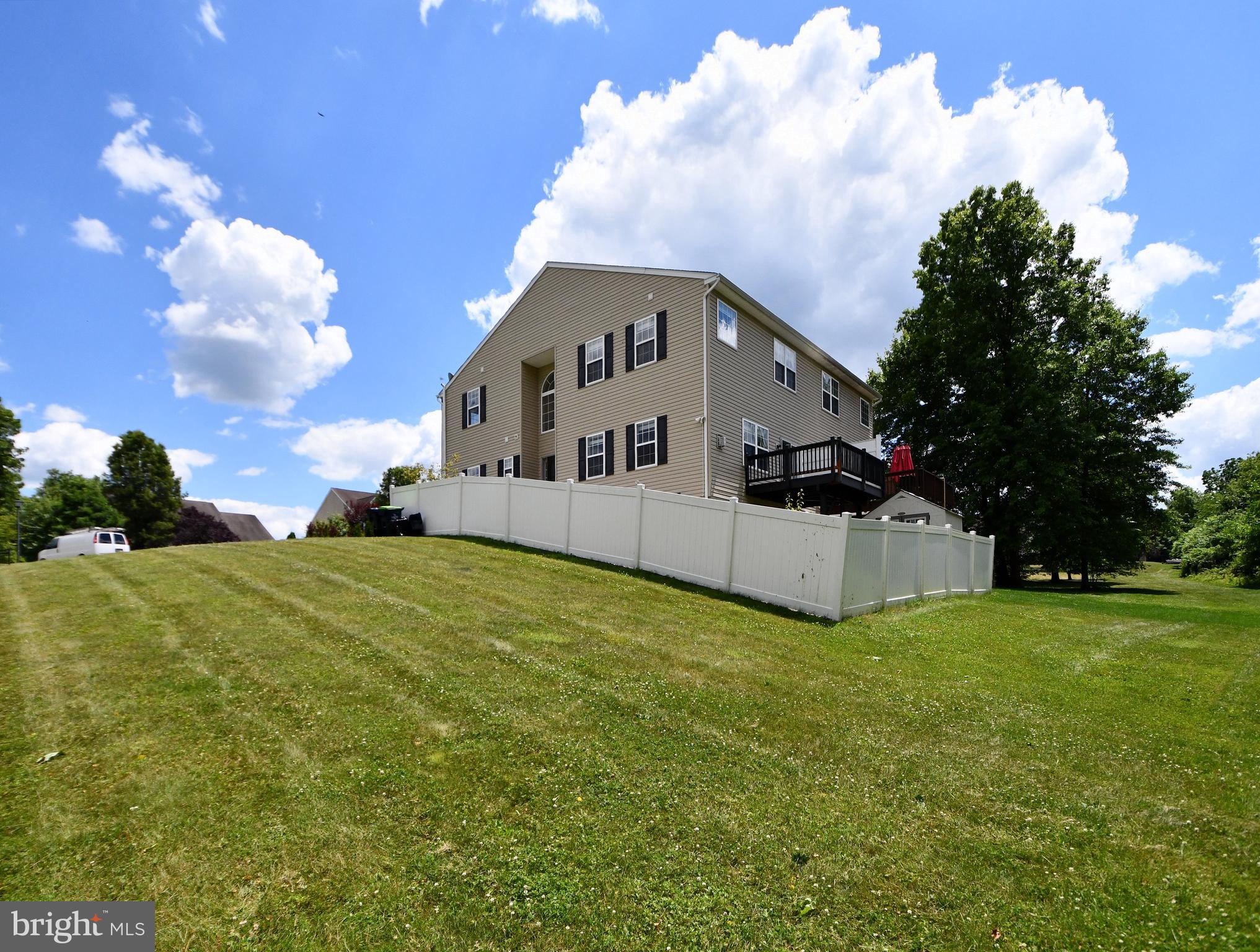 HAWTHORNE ESTATES - Residential