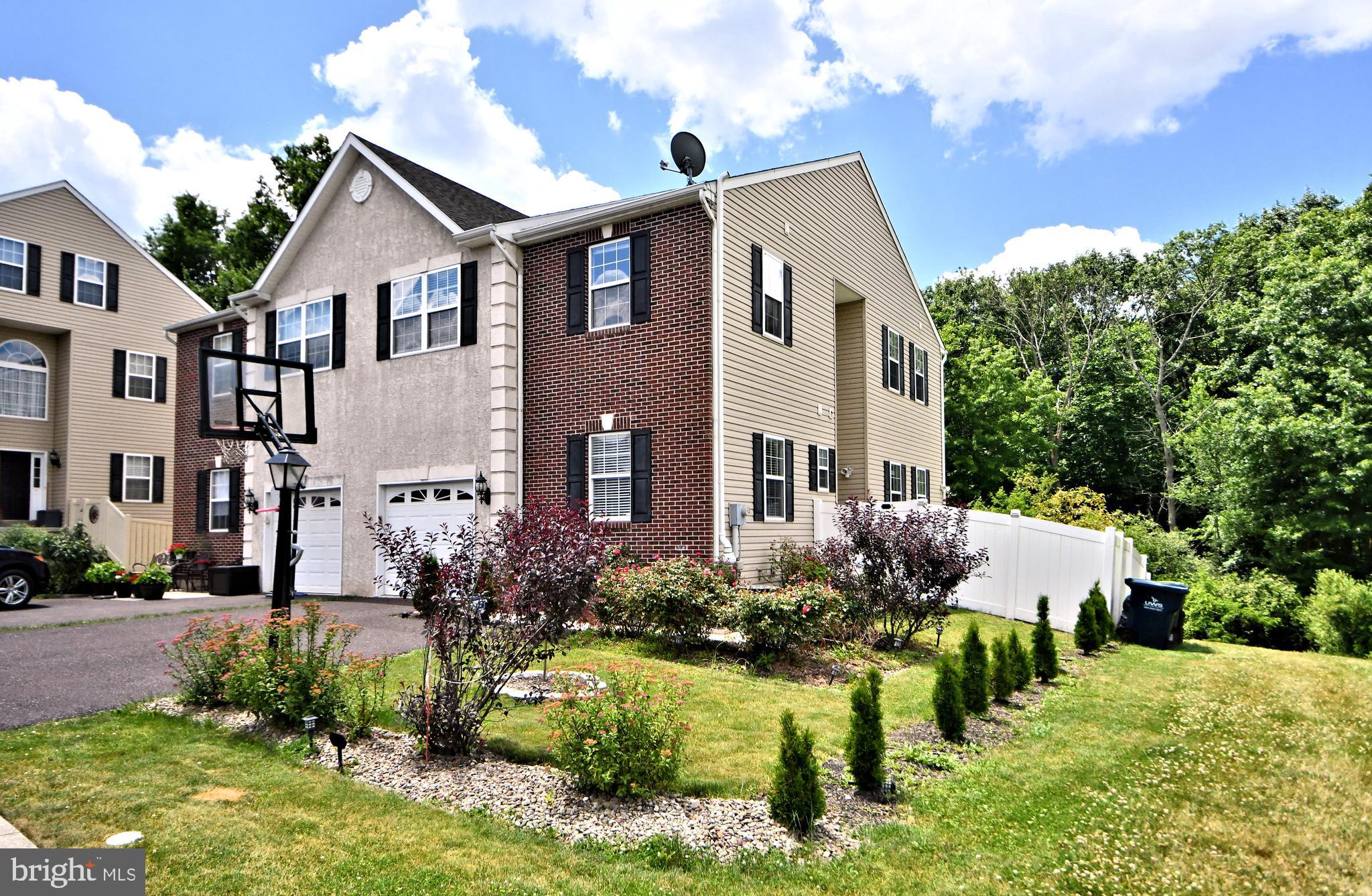 HAWTHORNE ESTATES - Residential