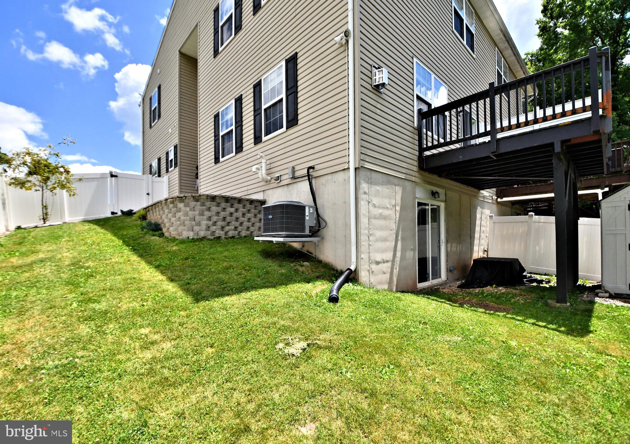 HAWTHORNE ESTATES - Residential