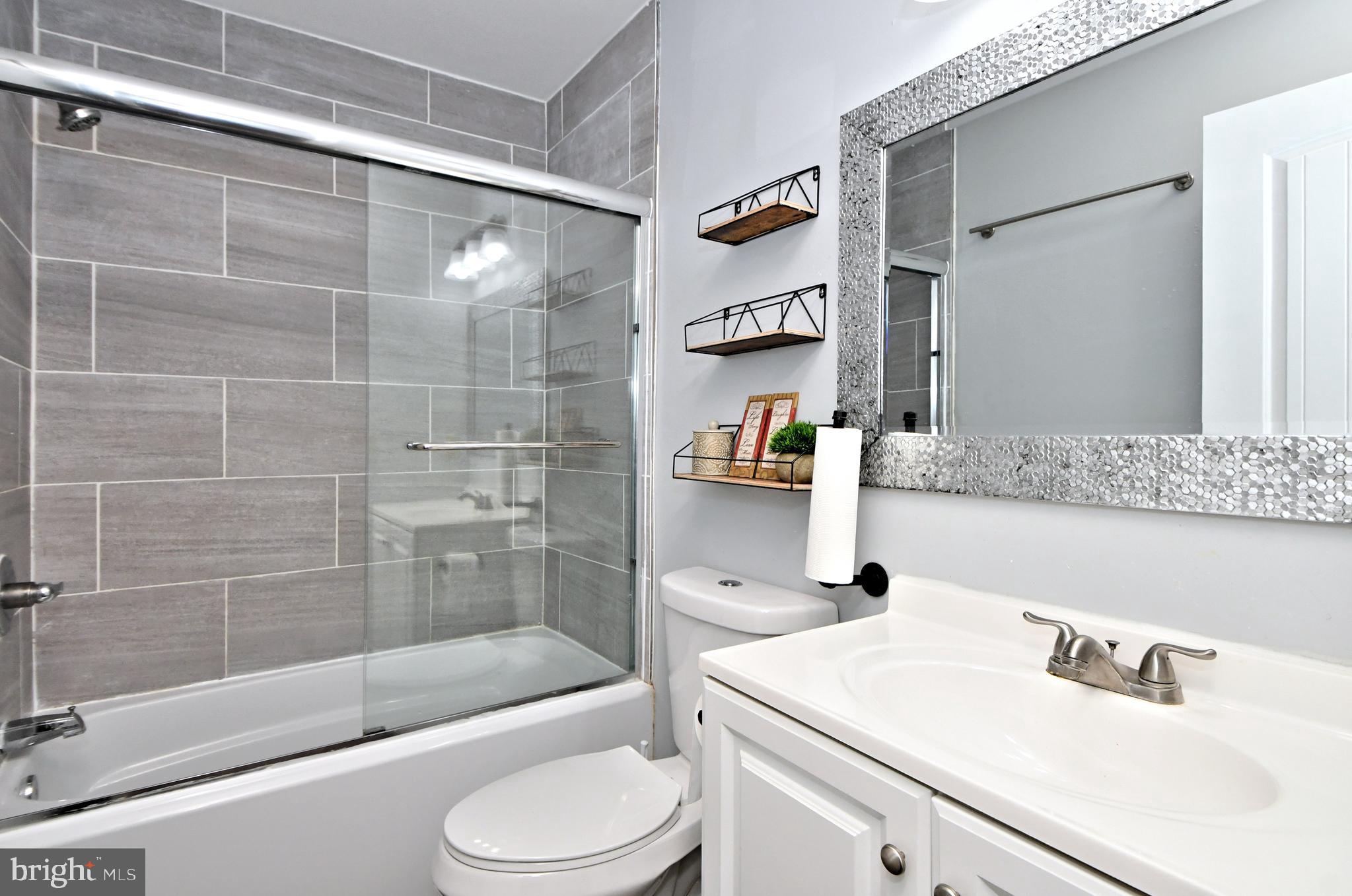 HAWTHORNE ESTATES - Residential