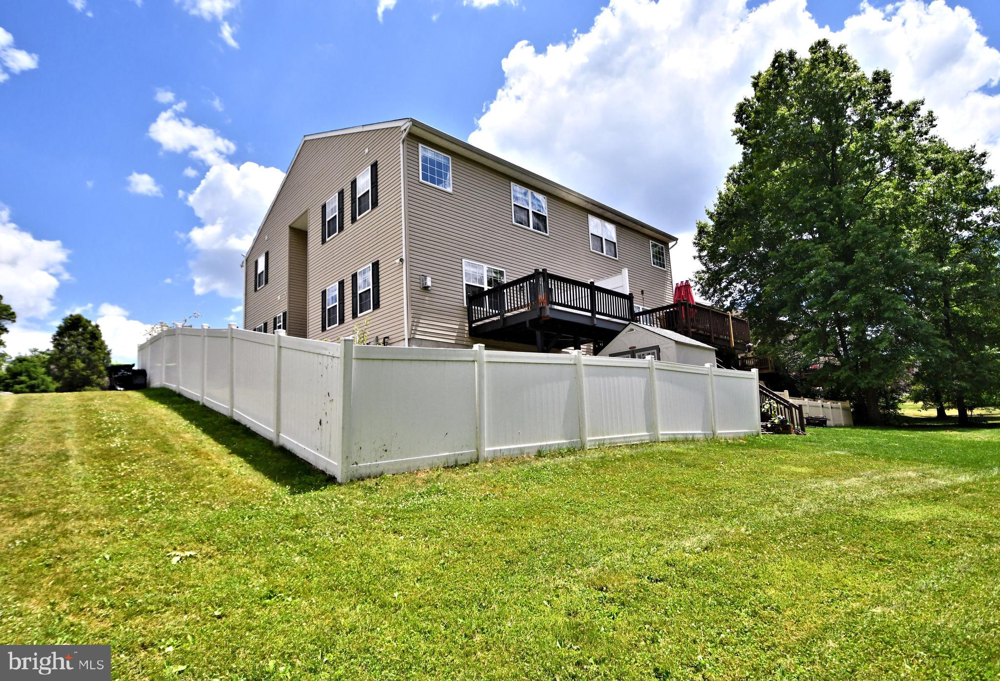 HAWTHORNE ESTATES - Residential