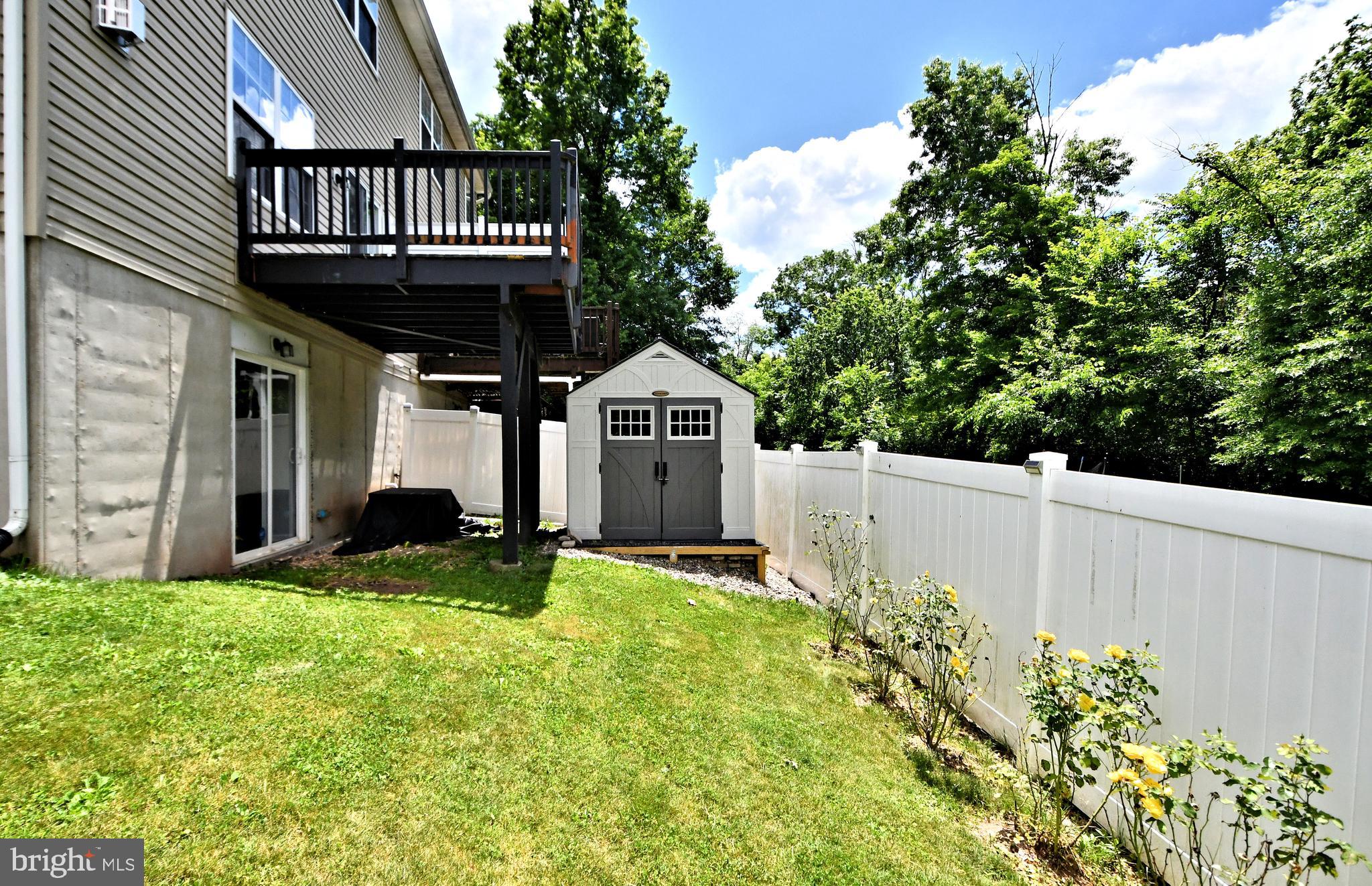 HAWTHORNE ESTATES - Residential