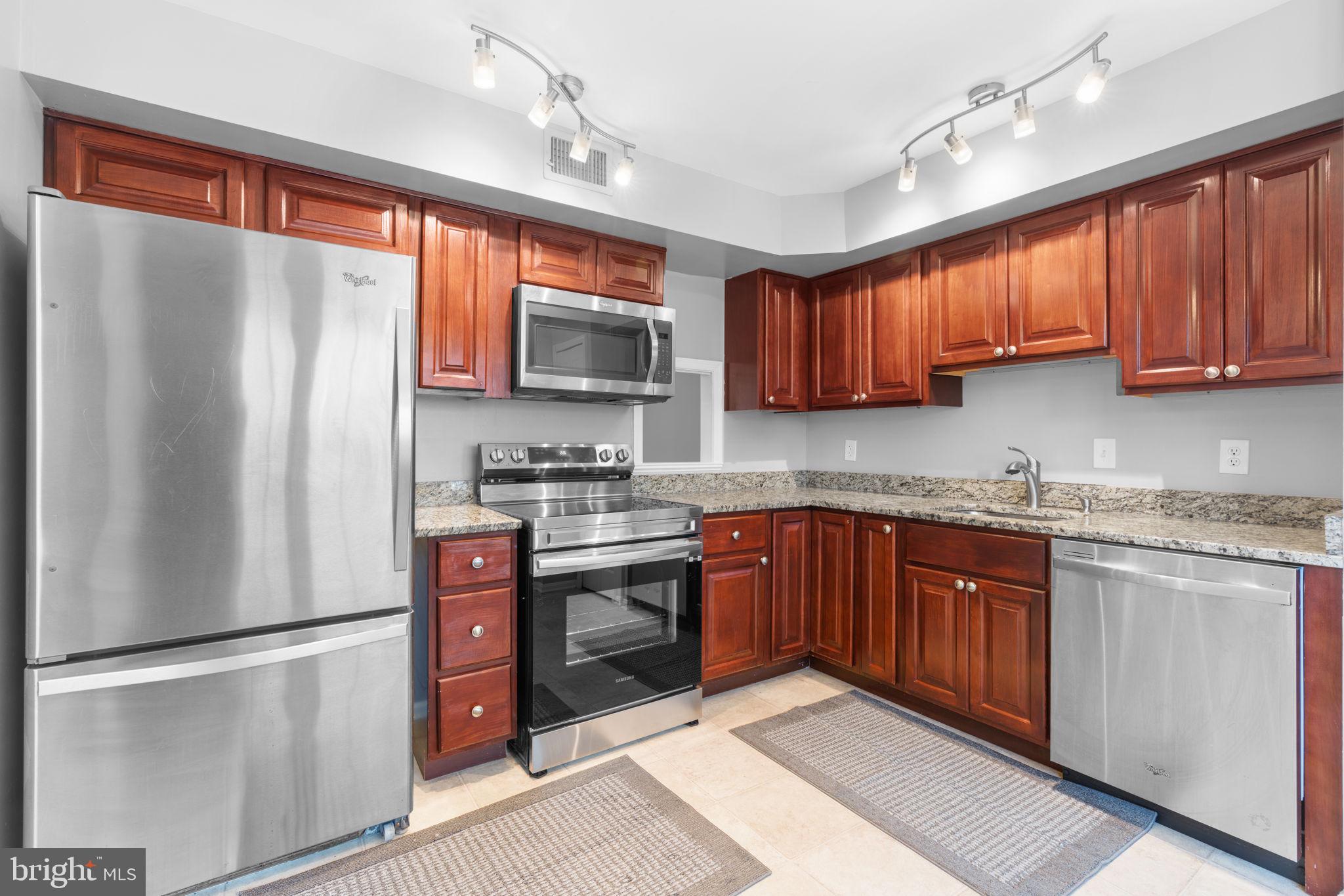 OXFORD CROSSING - Residential