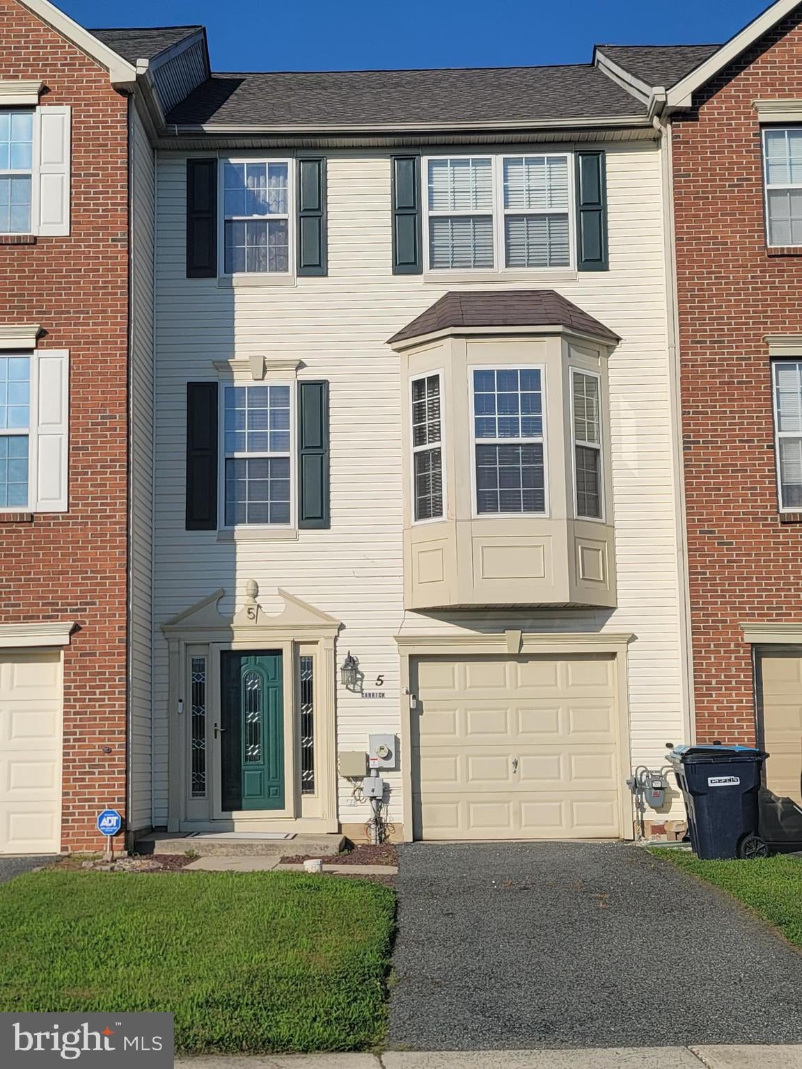 5 CARRICK LANE