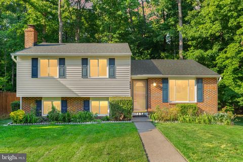 Photo of 8494 Summer Breeze Lane, SPRINGFIELD, VA 22153 (MLS # VAFX2312444)