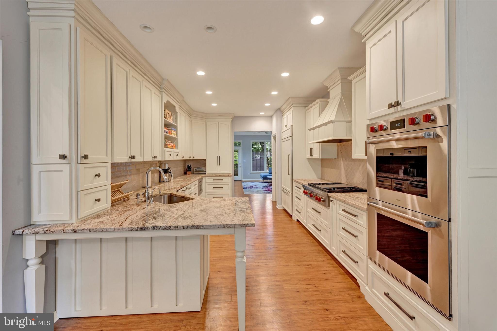 1826 COURTYARD CIRCLE 1826