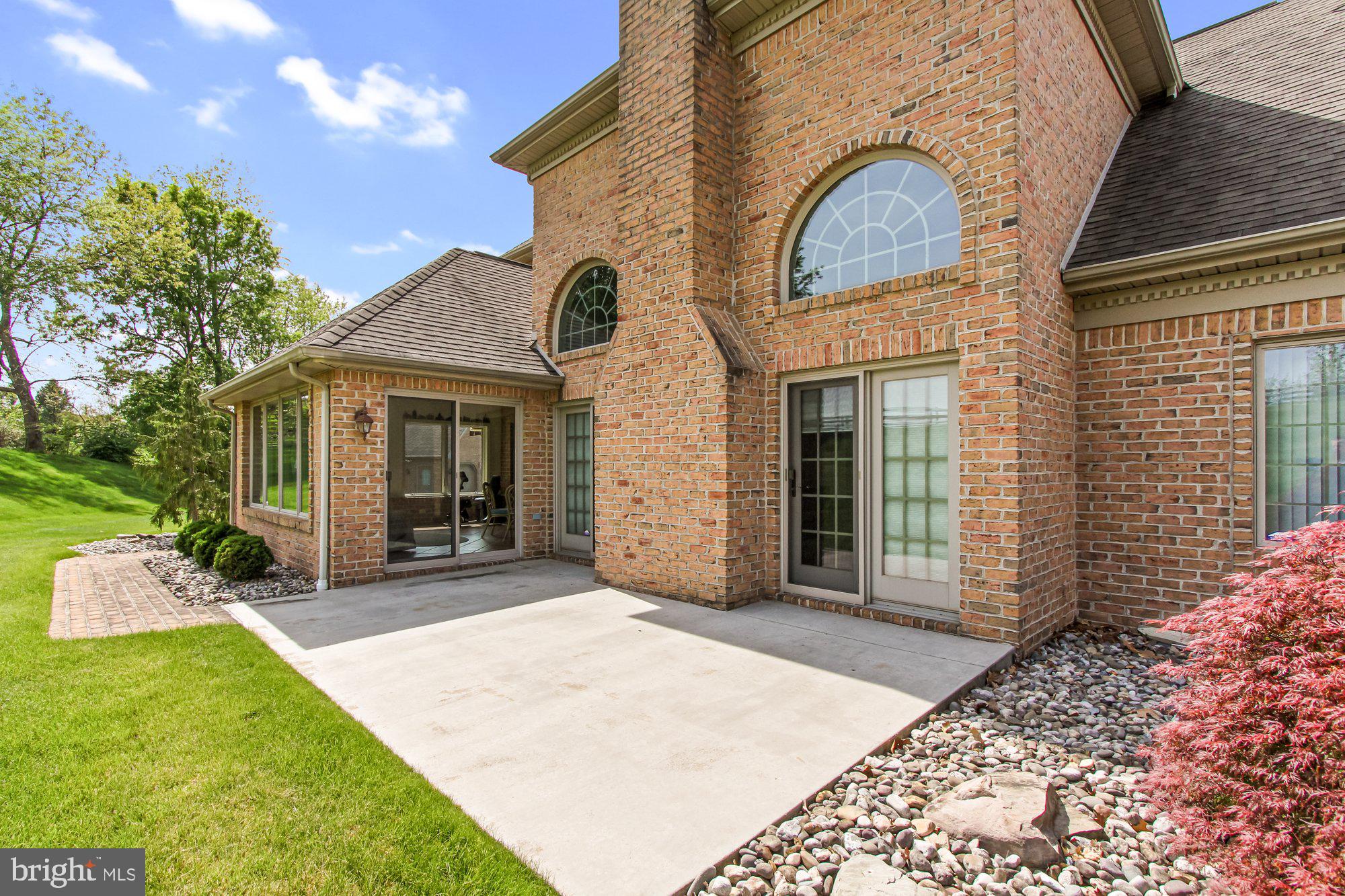 COUNTRY MANOR ESTATES - Residential