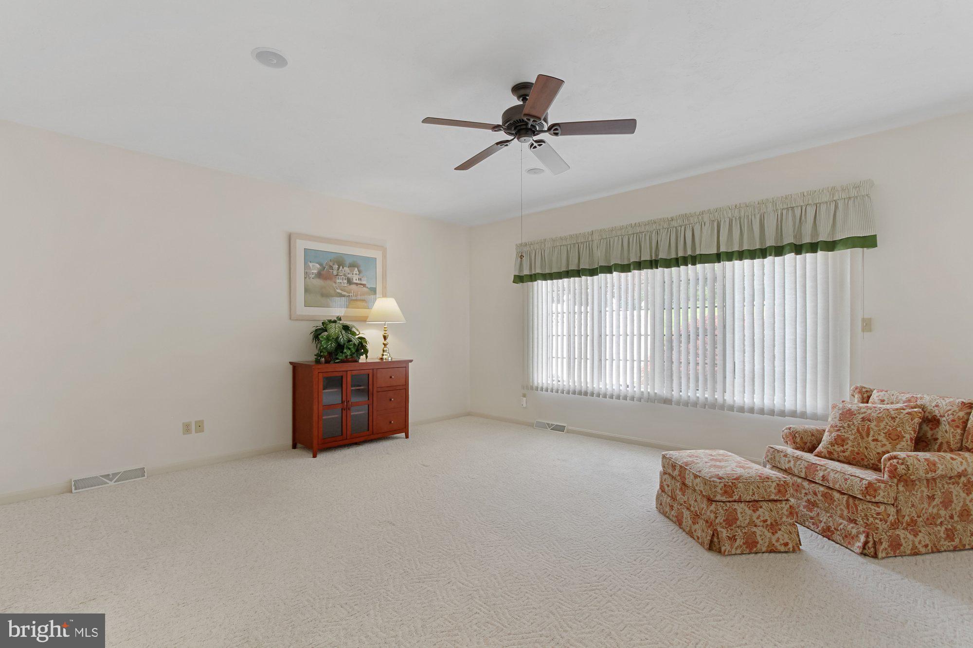COUNTRY MANOR ESTATES - Residential
