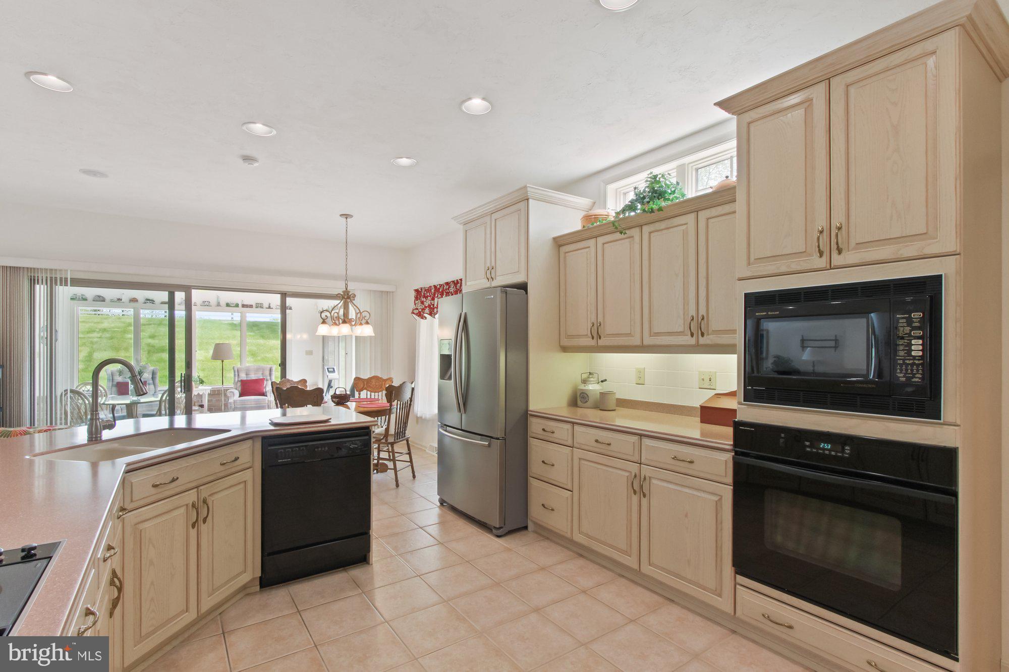 COUNTRY MANOR ESTATES - Residential