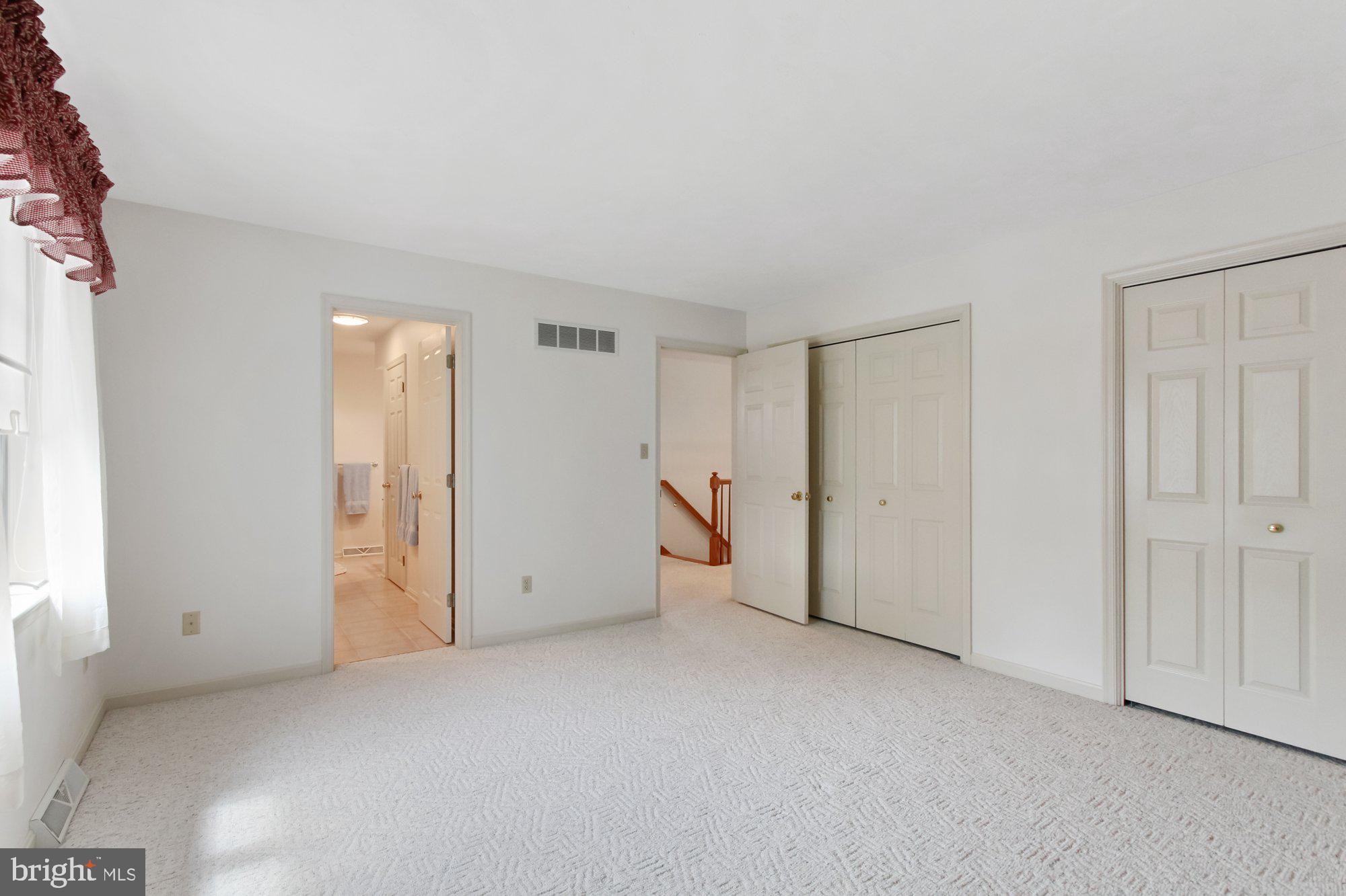 COUNTRY MANOR ESTATES - Residential
