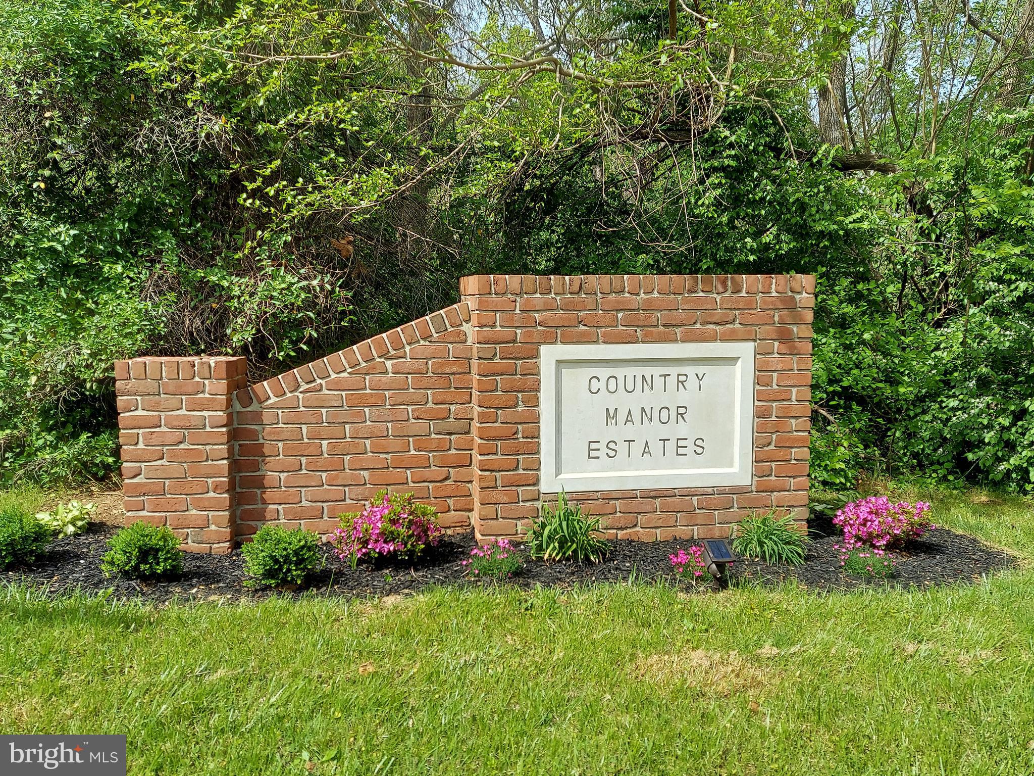 COUNTRY MANOR ESTATES - Residential