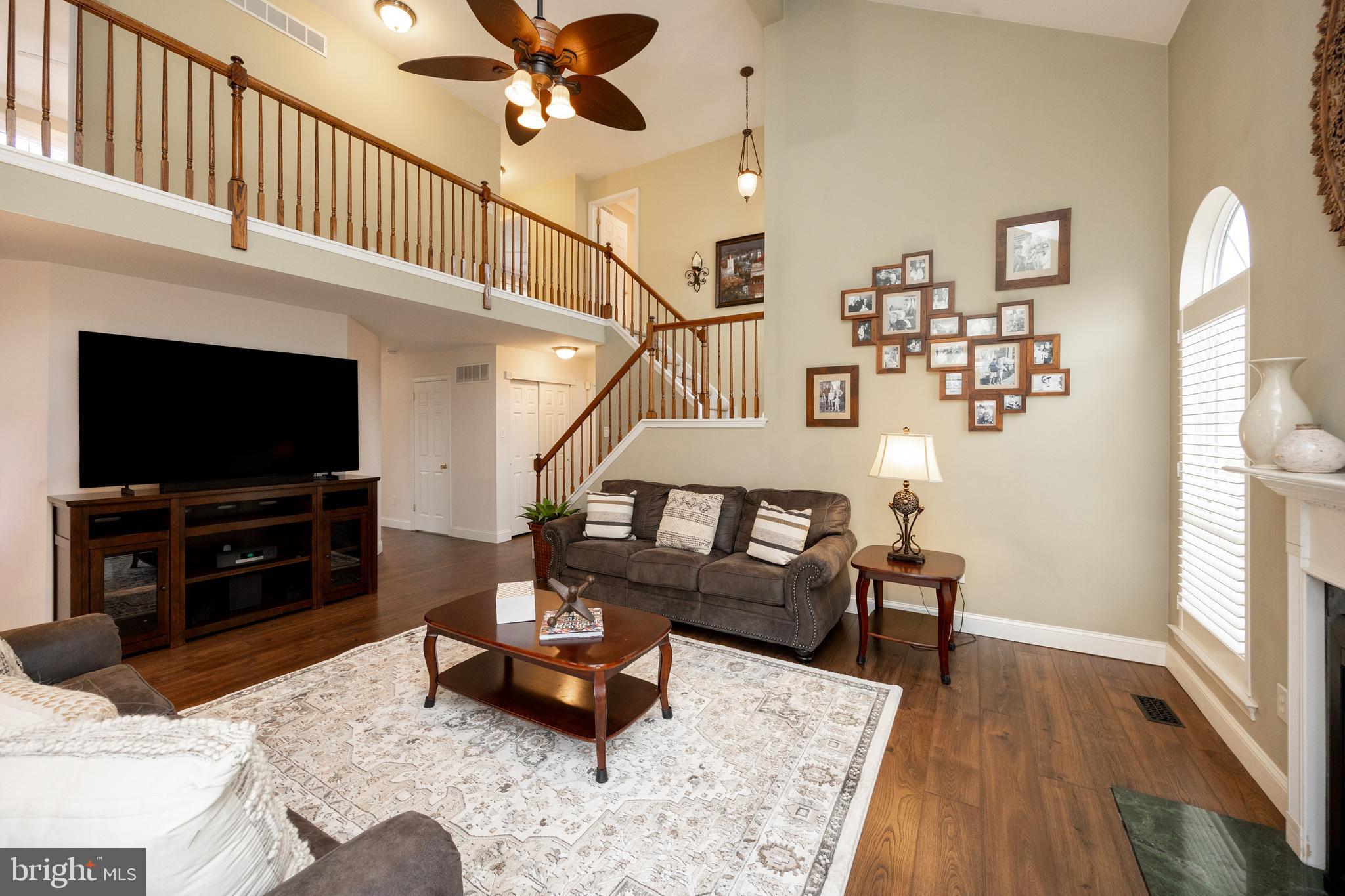 RIVERWALK - Residential