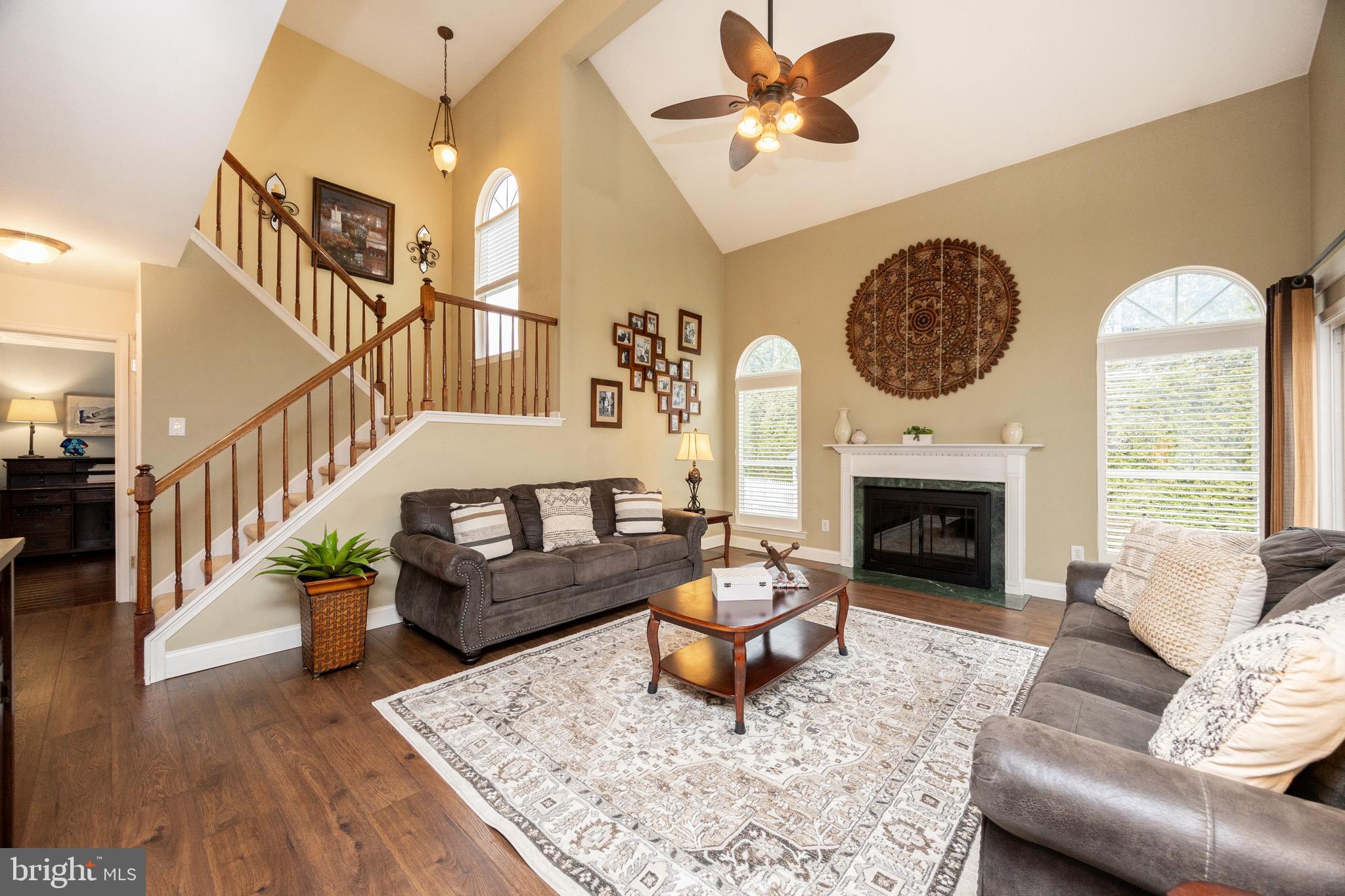 RIVERWALK - Residential