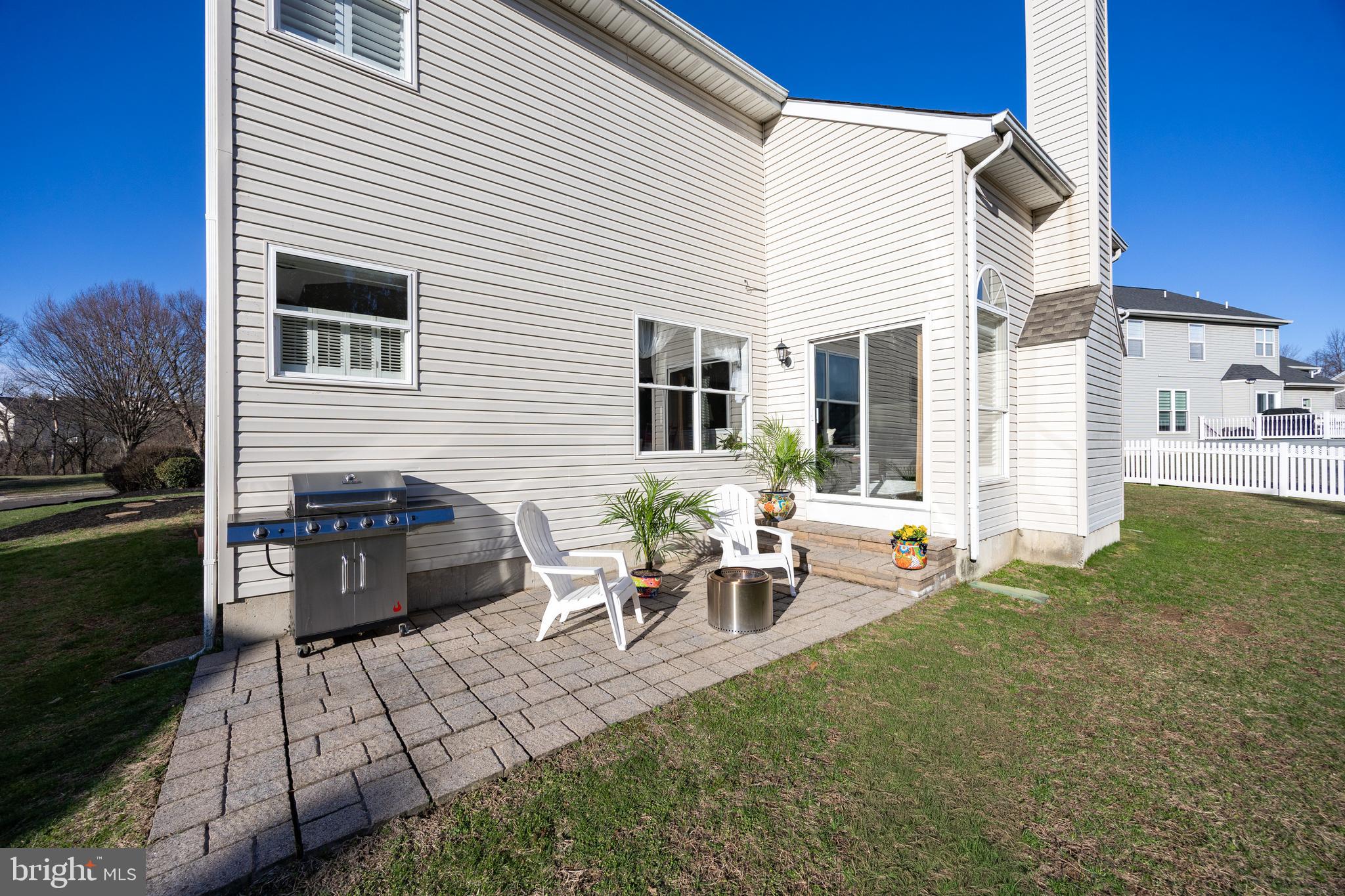 RIVERWALK - Residential