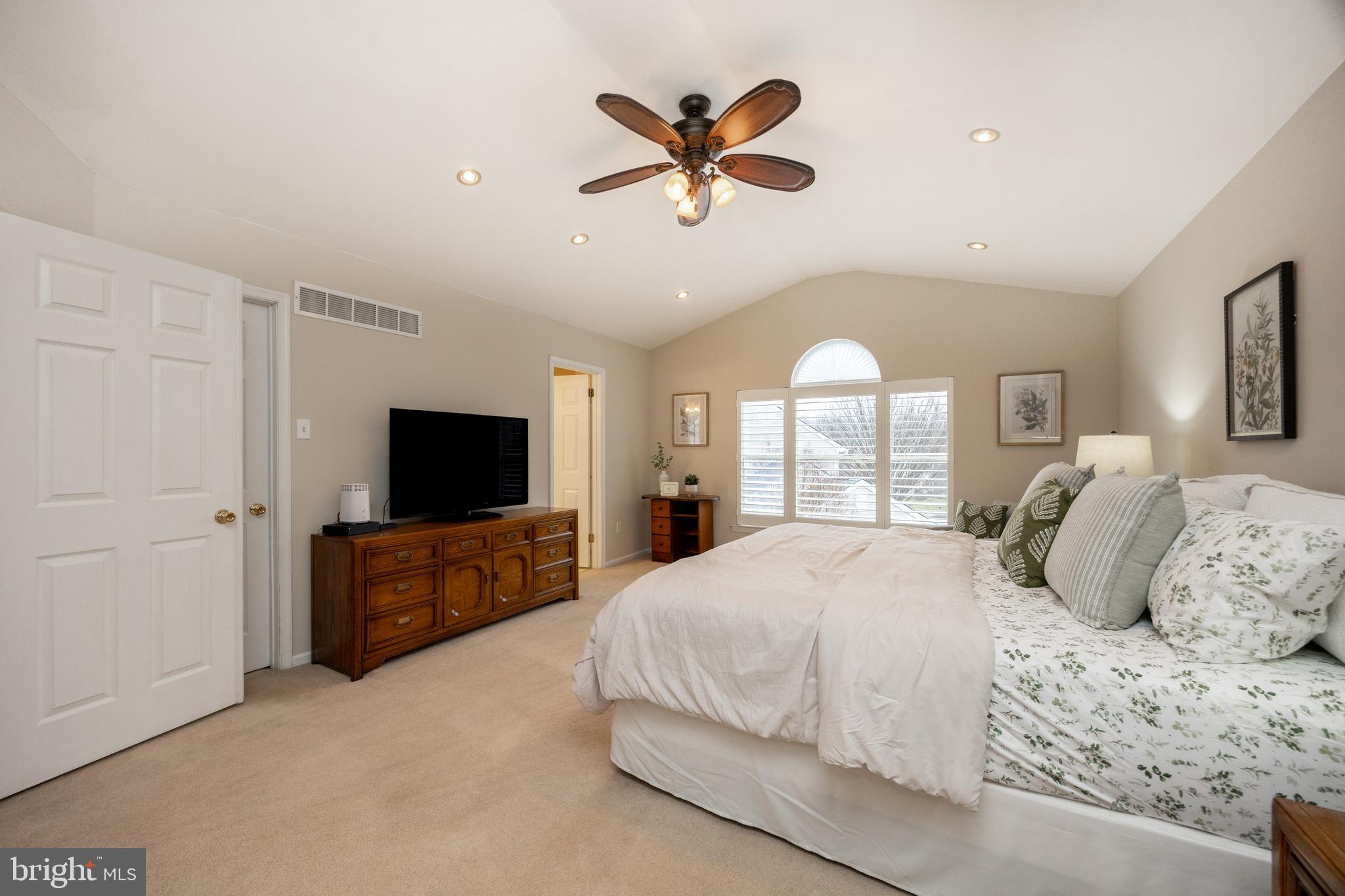 RIVERWALK - Residential