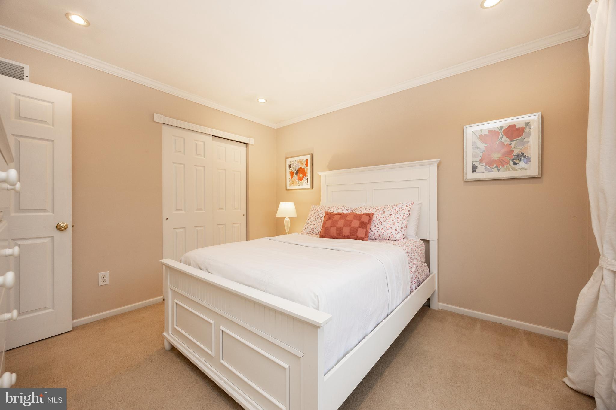 RIVERWALK - Residential