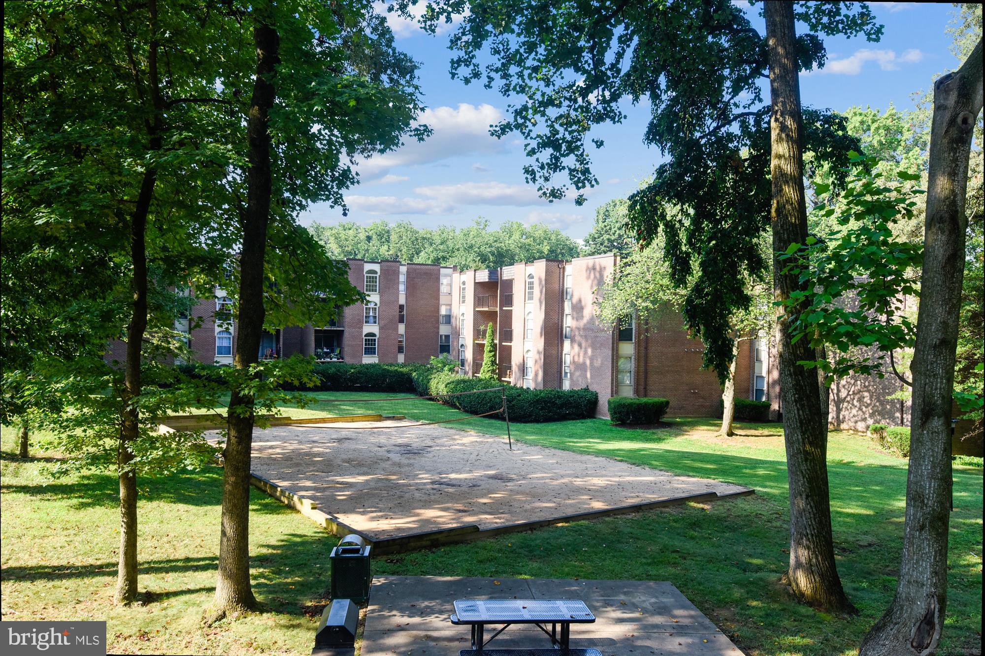 WOODBURN VILLAGE - Residential Lease