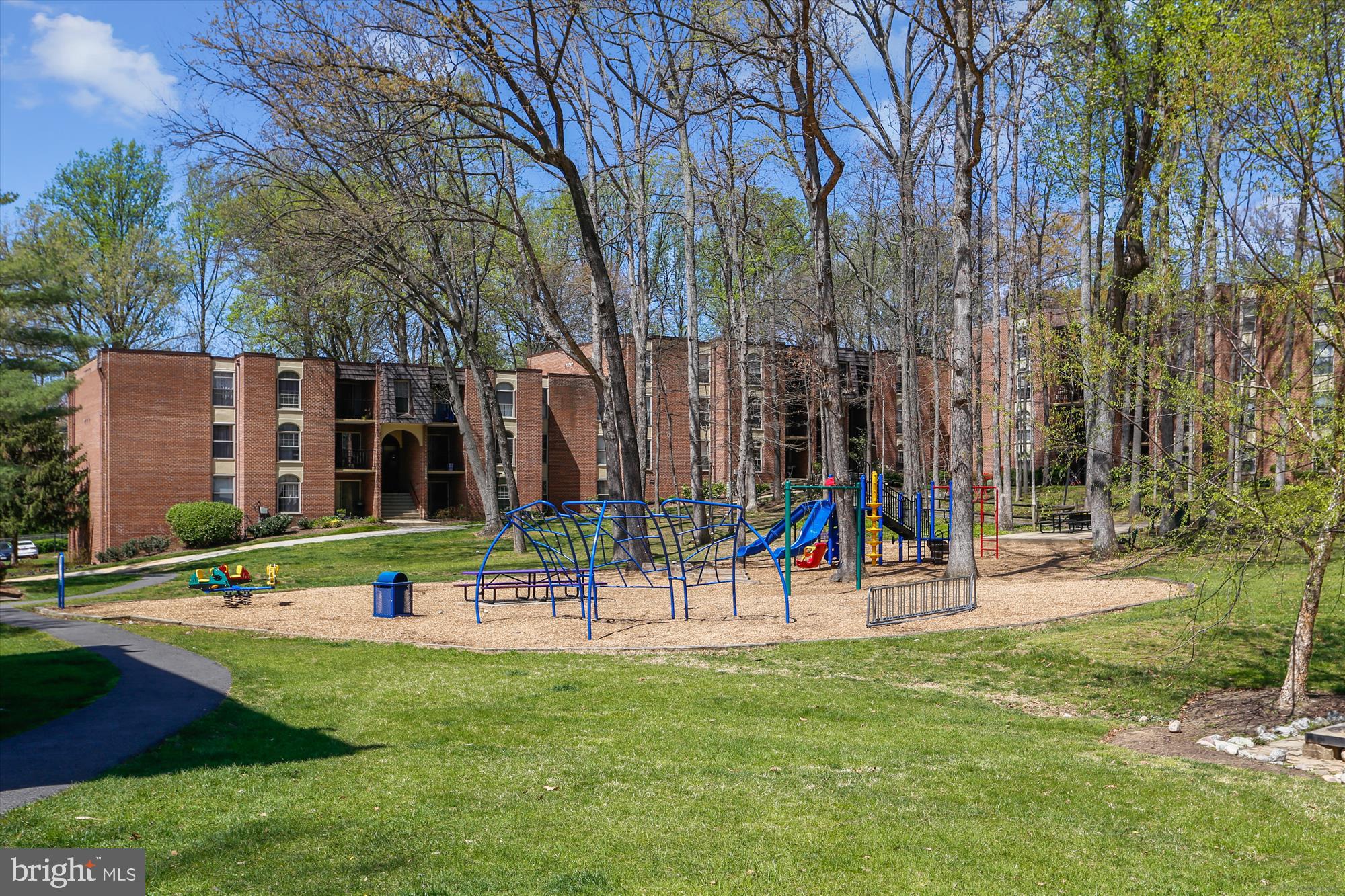 WOODBURN VILLAGE - Residential Lease