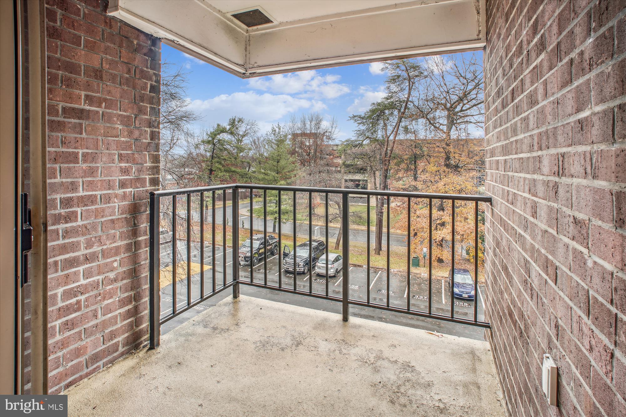 WOODBURN VILLAGE - Residential Lease