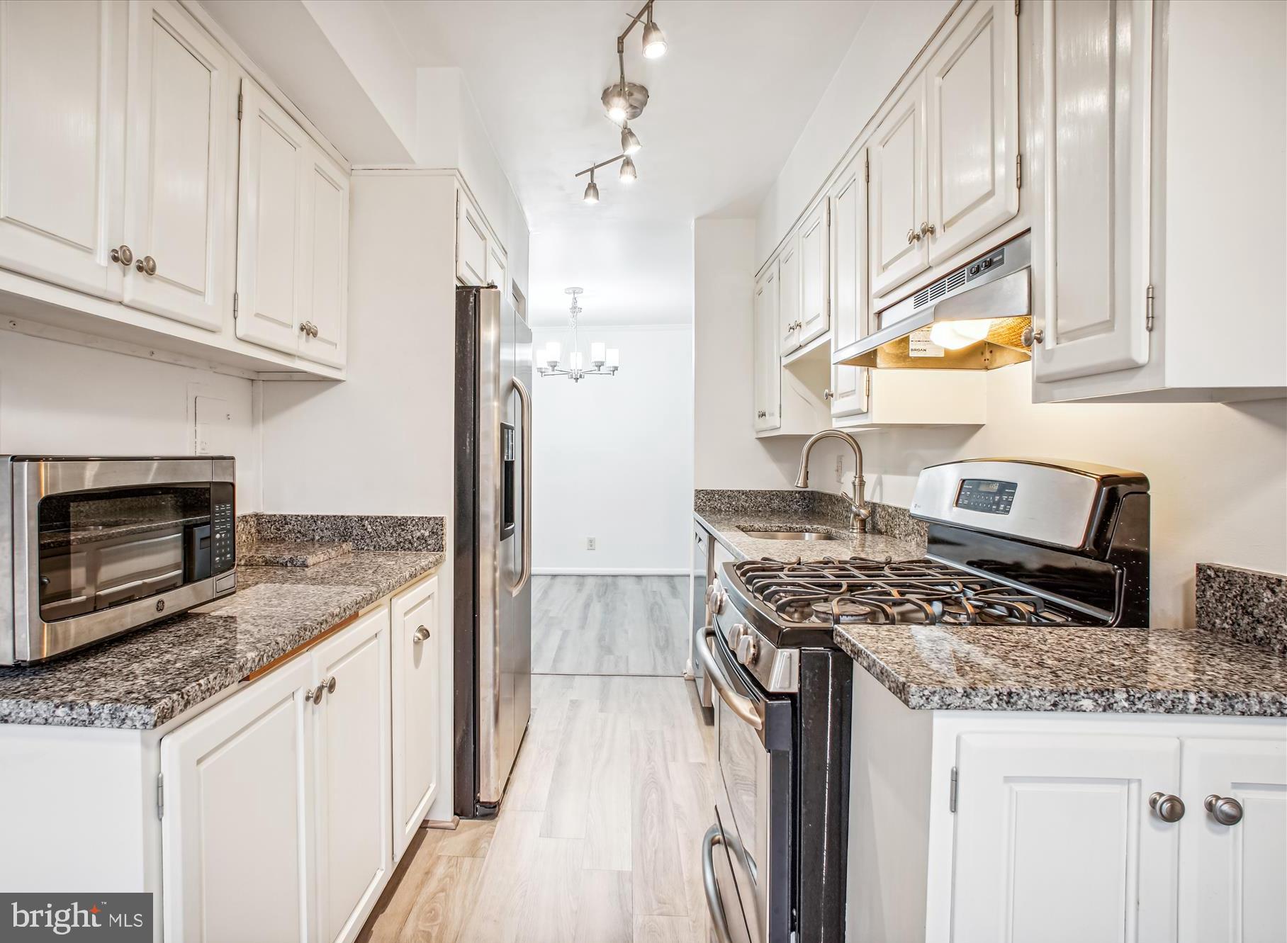 WOODBURN VILLAGE - Residential Lease