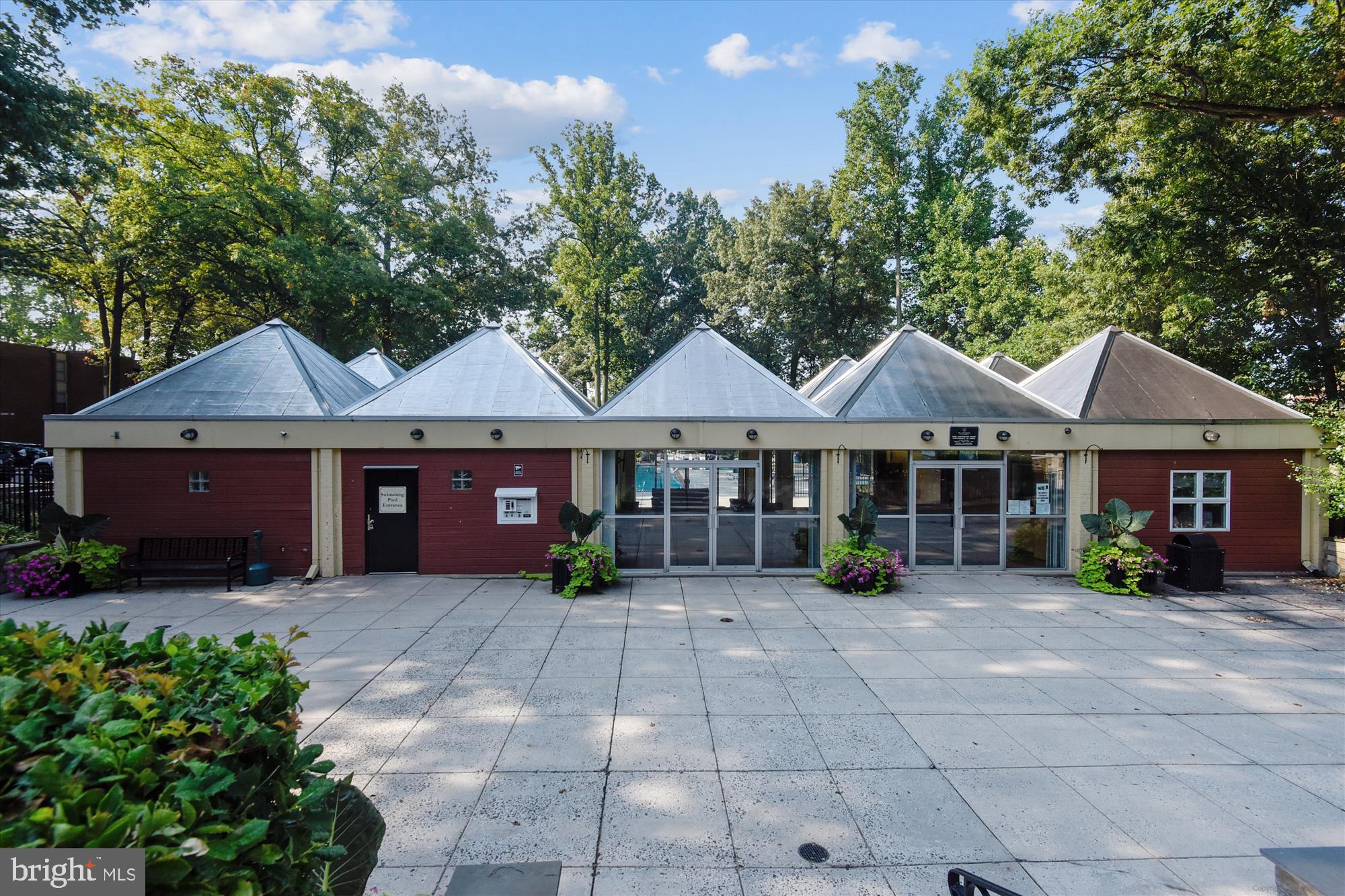 WOODBURN VILLAGE - Residential Lease