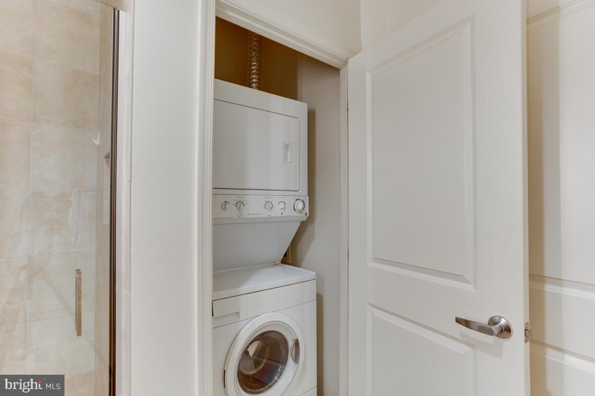 PLAZA LOFTS 22 - Residential