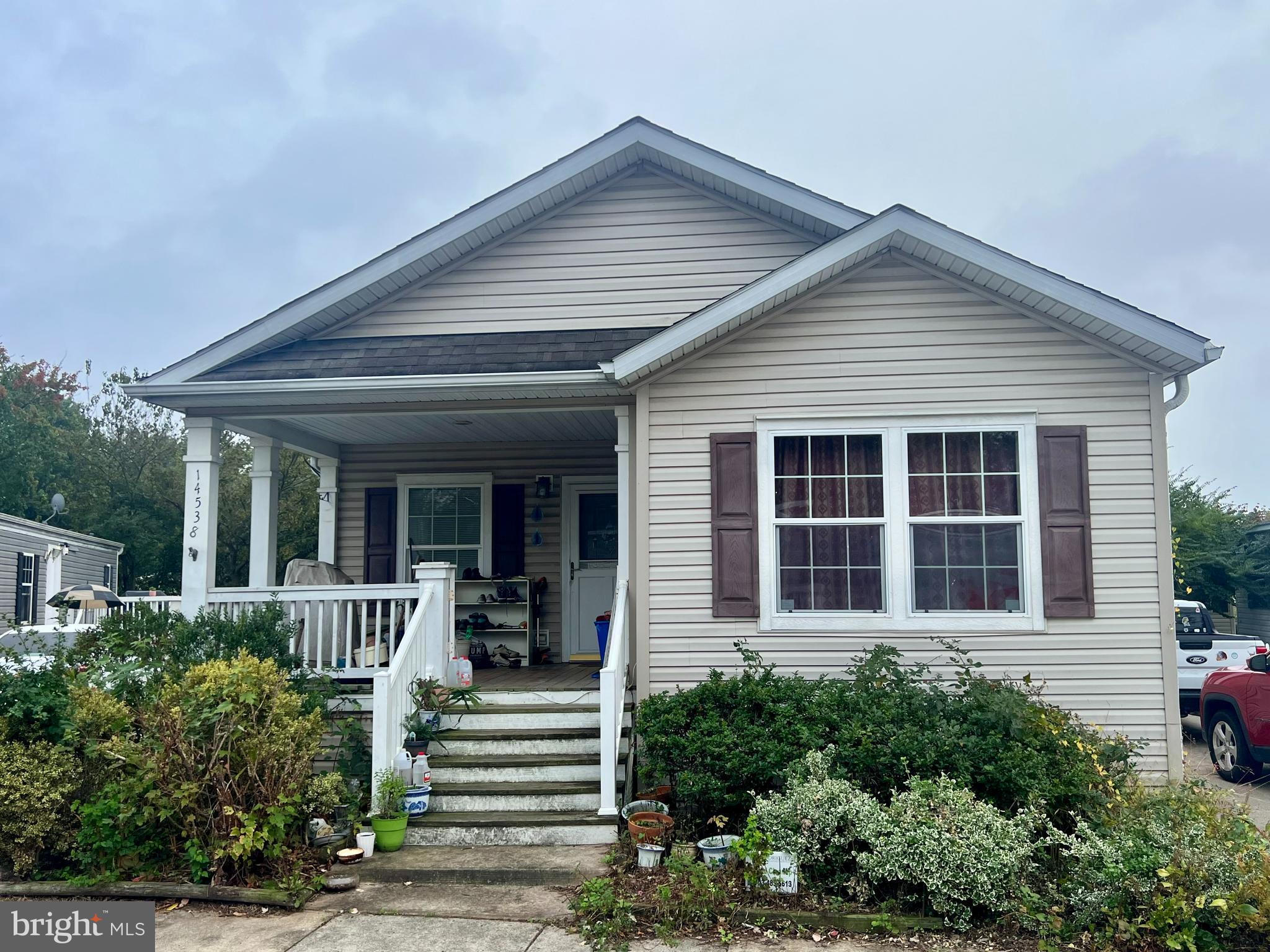 MEADOWS OF CHANTILLY - Residential