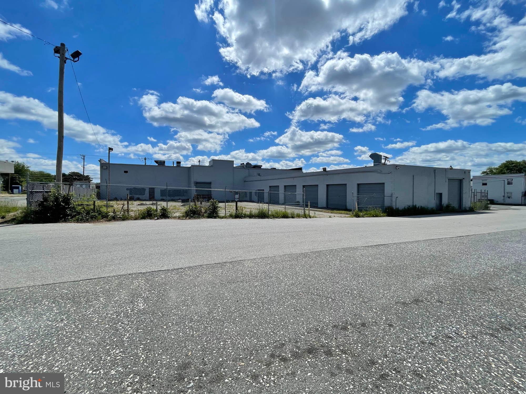 BROOKLYN PARK - Land