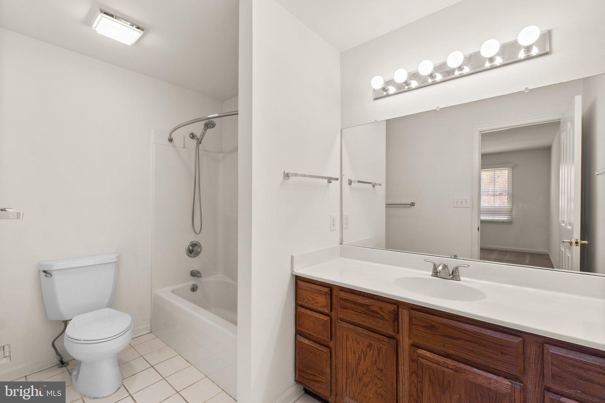 NORTH GATE TOWNE HOMES - Residential