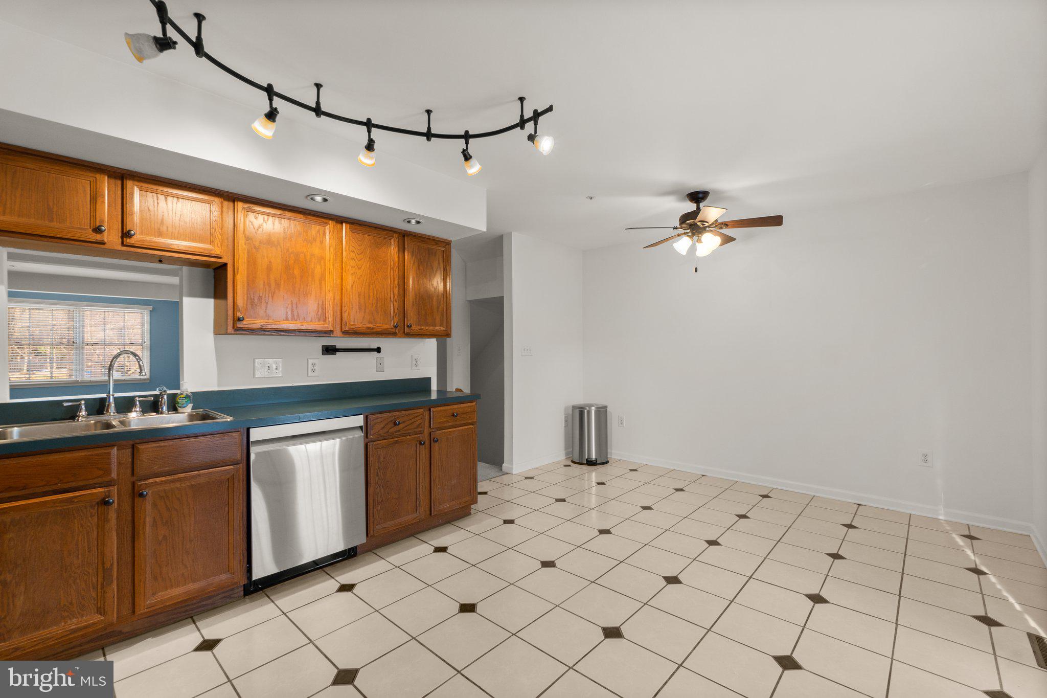 NORTH GATE TOWNE HOMES - Residential