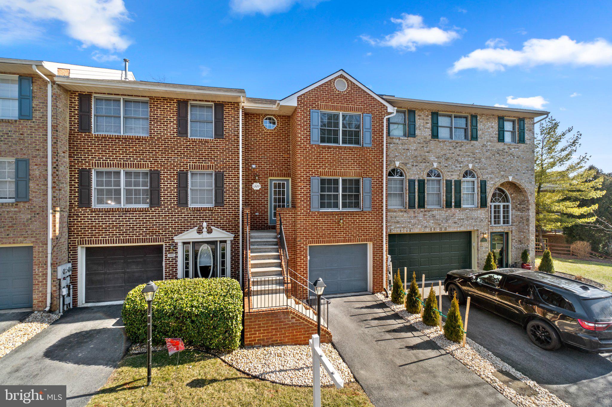 NORTH GATE TOWNE HOMES - Residential