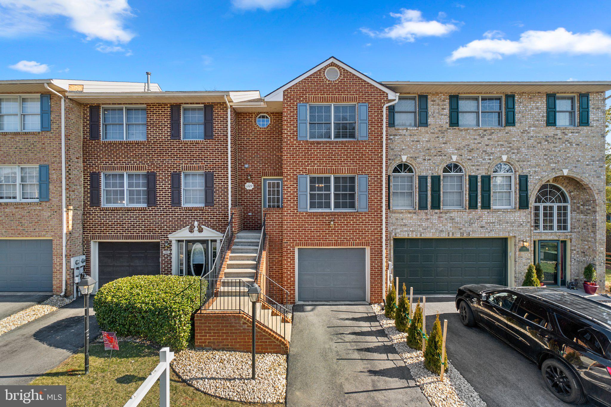 NORTH GATE TOWNE HOMES - Residential