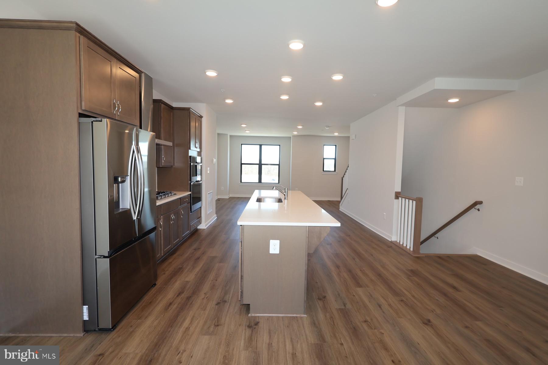 MELFORD TOWN CENTER - Residential Lease