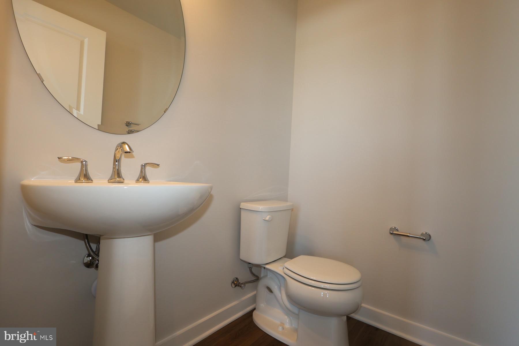 MELFORD TOWN CENTER - Residential Lease