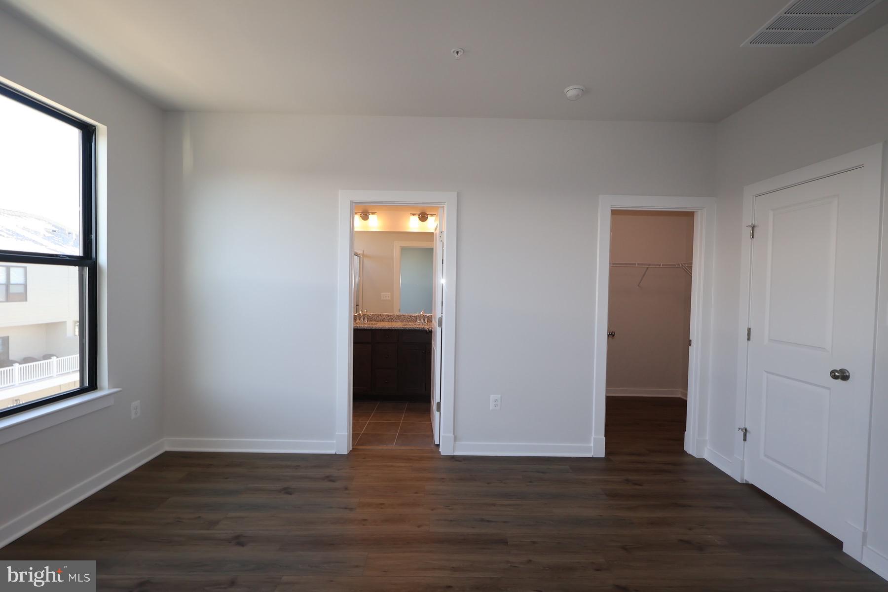 MELFORD TOWN CENTER - Residential Lease