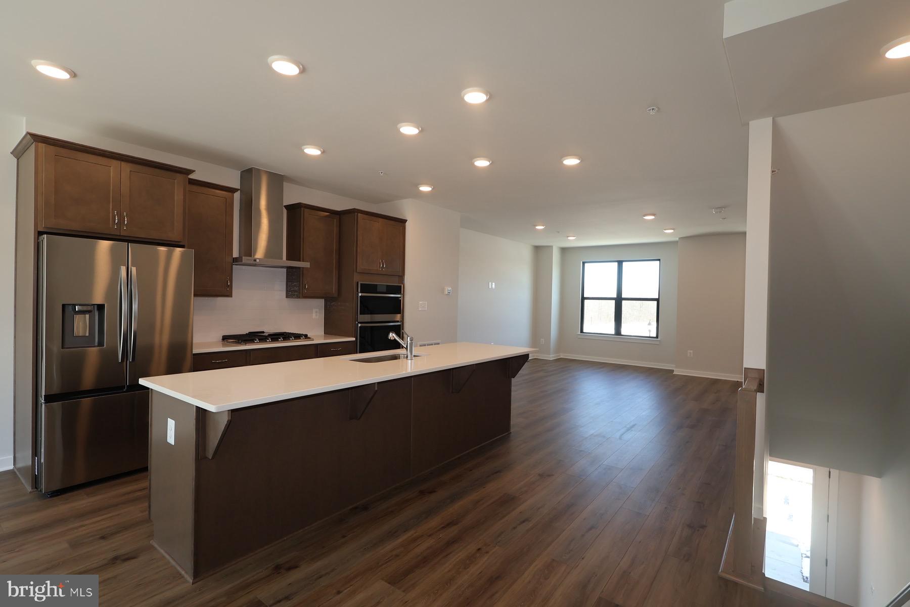 MELFORD TOWN CENTER - Residential Lease