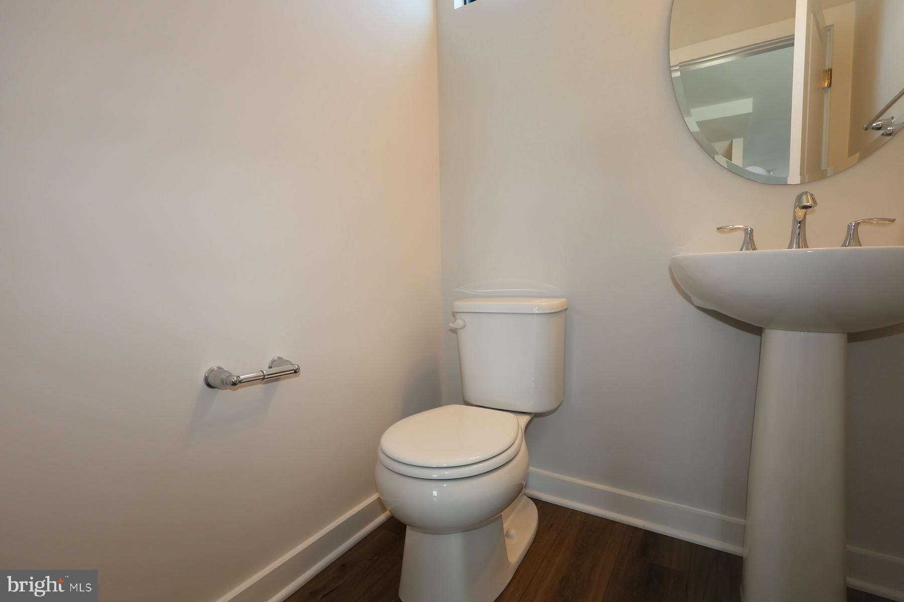 MELFORD TOWN CENTER - Residential Lease