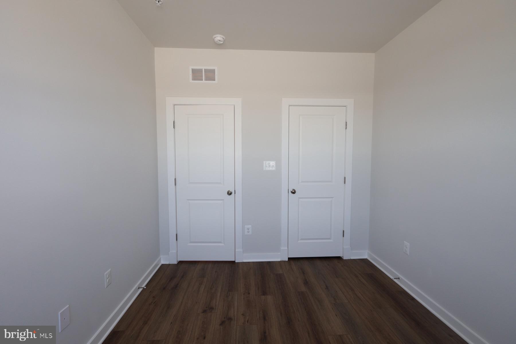 MELFORD TOWN CENTER - Residential Lease