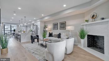 Townhouse at 417 INGRAHAM STREET NW