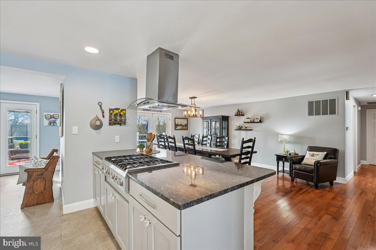 DAMASCUS OUTSIDE - Residential