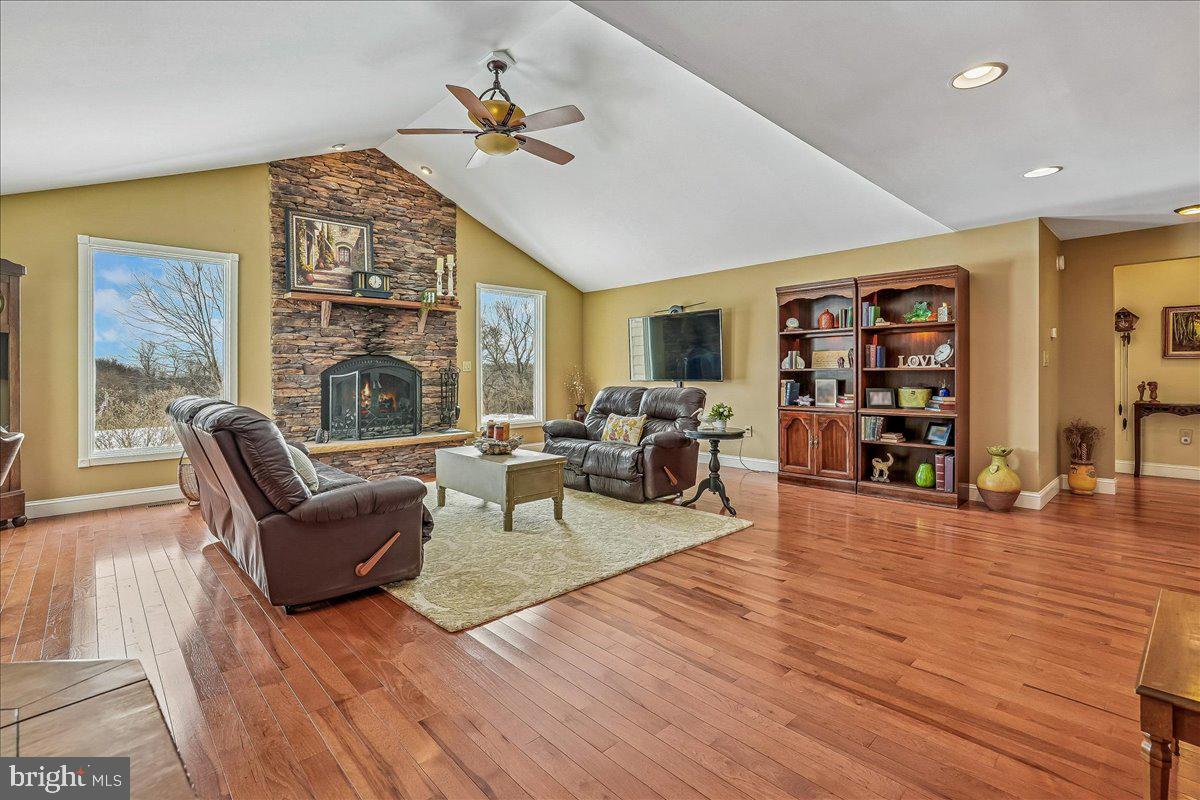 DAMASCUS OUTSIDE - Residential