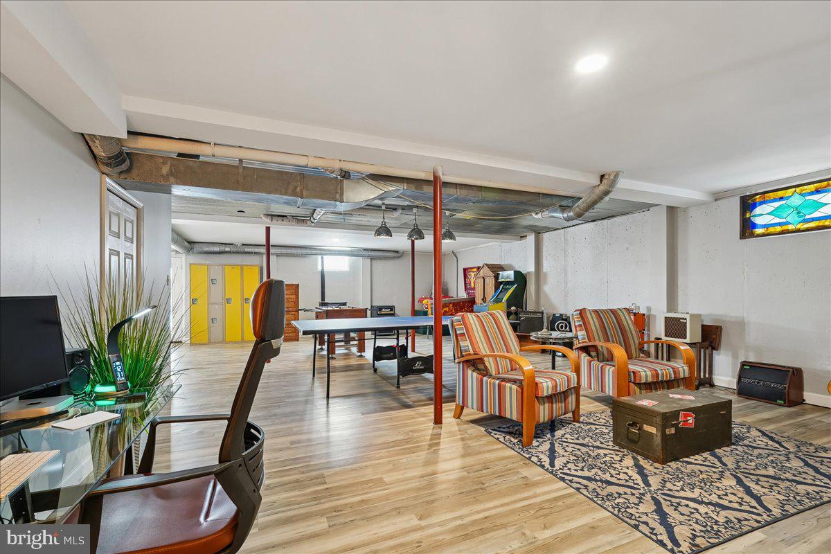 DAMASCUS OUTSIDE - Residential