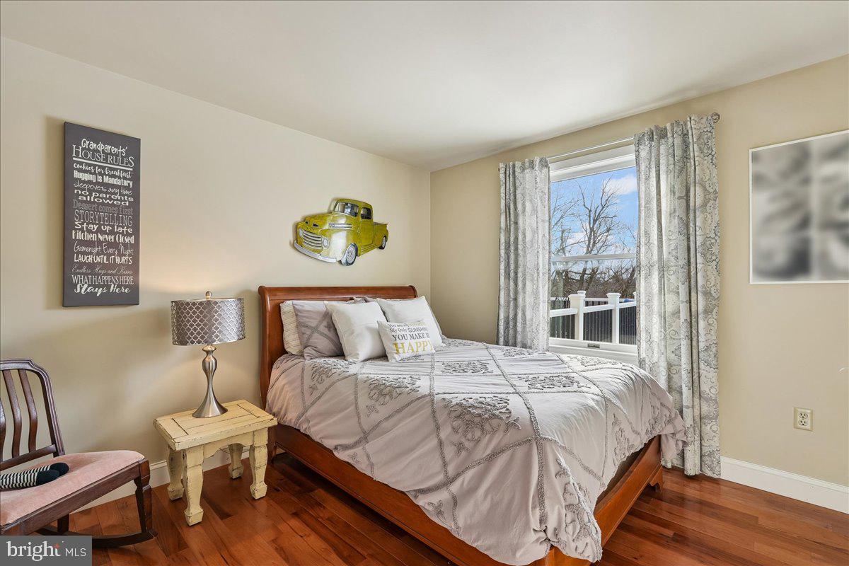 DAMASCUS OUTSIDE - Residential